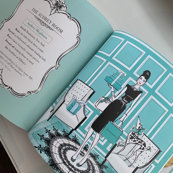 ✨FLASH SALE✨ Megan Hess Book - Picture 8 of 10